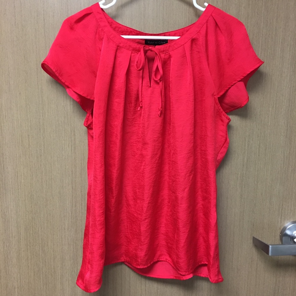 Cute red top